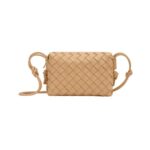 Mini Intrecciato-Leder in Mandel 11cm