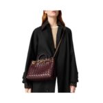 Top-Griff-Tasche aus geschmeidigem Intrecciato-Leder in Krappbraun 25cm - Image 3