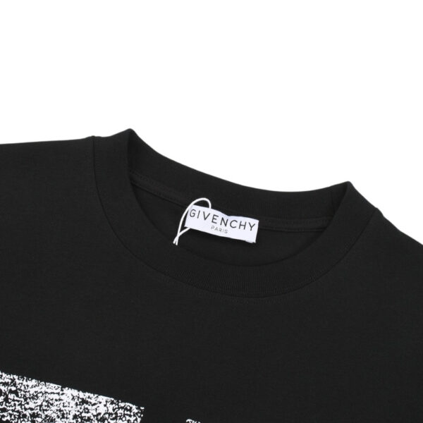 T-Shirt Givenchy GV008 - Image 4