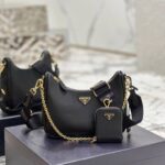 Re-Edition 2005 Saffiano Schwarz 22 cm - Image 2