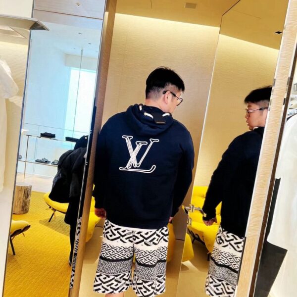 Hoodie Louis Vuitton LV Logo LV055 - Image 13