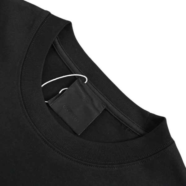 T-Shirt Givenchy GV009 - Image 4