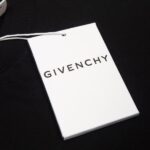 T-Shirt Givenchy GV014 - Image 7