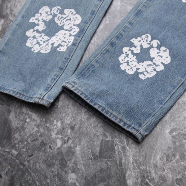 Denim Tears x Levi's Cotton Wreath Jeans Ligh Wash - Image 4