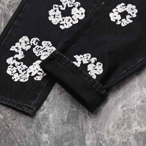 Denim Tears x Levi's Cotton Wreath Jeans Black - Image 6