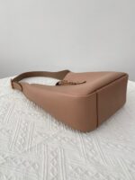 Le 5 a 7 Hobo Bag Staubig Grau 22 cm - Image 6