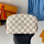 Damier Cosmetic Pouch PM 19 cm - Image 3