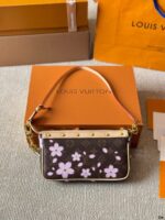 LV x TM Pochette Accessoires 20 cm - Image 6