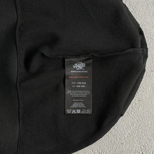 Synaworld Winter Black Red Beanie - Image 6