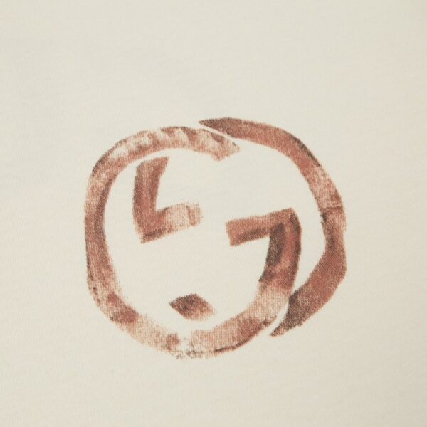 T-shirt Gucci Distressed Logo Beige GC047 - Image 4