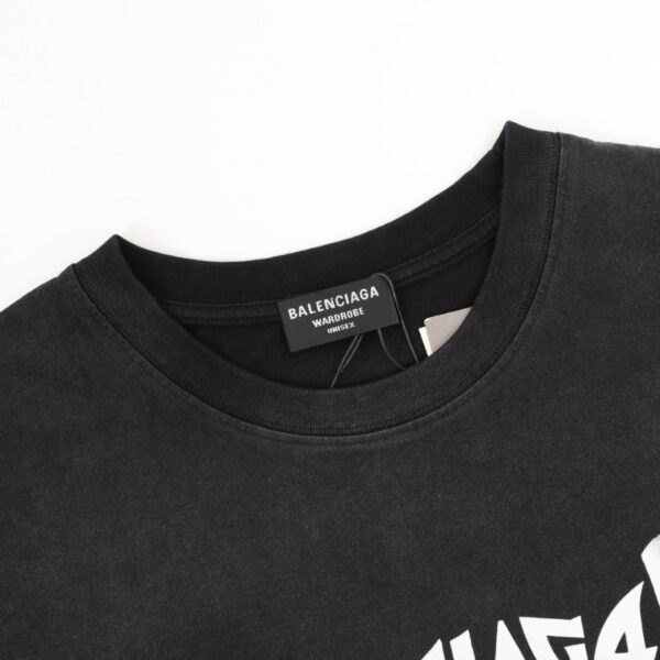 T-shirt Balenciaga Logo Graphic Black BL055 - Image 5