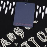 T-shirt Louis Vuitton Graphic Print Black LV023 - Image 9