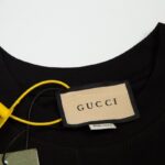 T-shirt Gucci Distressed Logo Black GC046 - Image 7