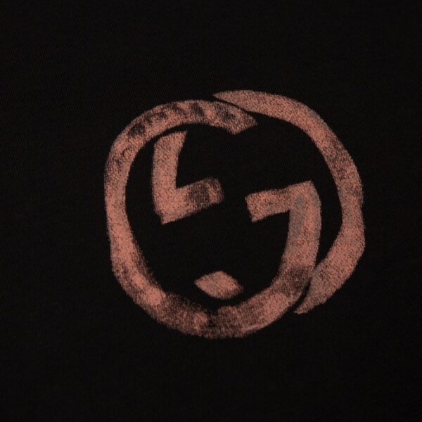 T-shirt Gucci Distressed Logo Black GC046 - Image 5