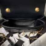 Chanel Schultertasche Schwarz 19 cm - Image 3