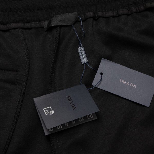 Shorts Prada Logo Patch Black PD012 - Image 9