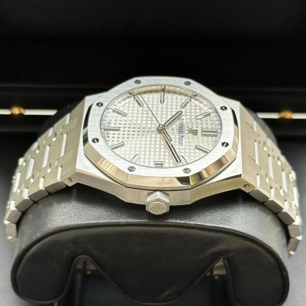 Audemars Piguet Royal Oak Offshore "White" 15400 ADP006 - Image 4