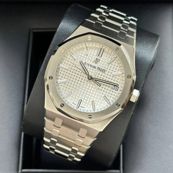 Audemars Piguet Royal Oak Offshore "White" 15400 ADP006 - Image 3