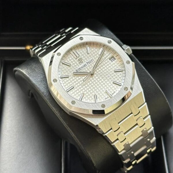 Audemars Piguet Royal Oak Offshore "White" 15400 ADP006 - Image 2