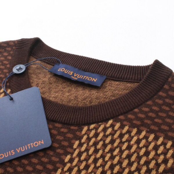 T-shirt Louis Vuitton Checkered LV Logo LV018 - Image 8
