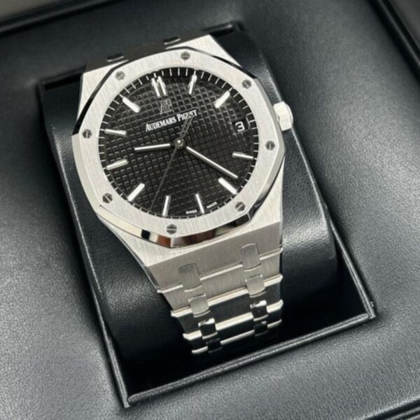 Audemars Piguet Royal Oak Offshore "Black Dial" 15400 ADP009 - Image 2