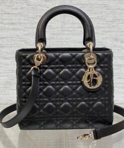 Alternative view of Lady Schwarz 24 cm