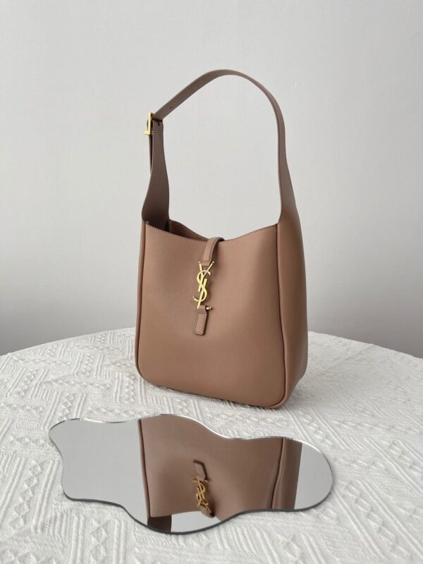 Le 5 a 7 Hobo Bag Staubig Grau 22 cm – Bild 3
